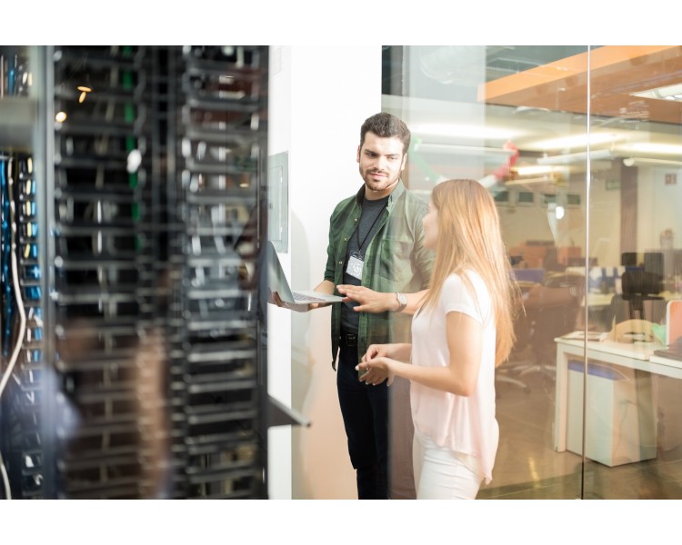 Сравнение серверов Huawei RH2288H V5 и Lenovo ThinkSystem SR650 Сравнение серверов Huawei RH2288H V5 и Lenovo ThinkSystem SR650